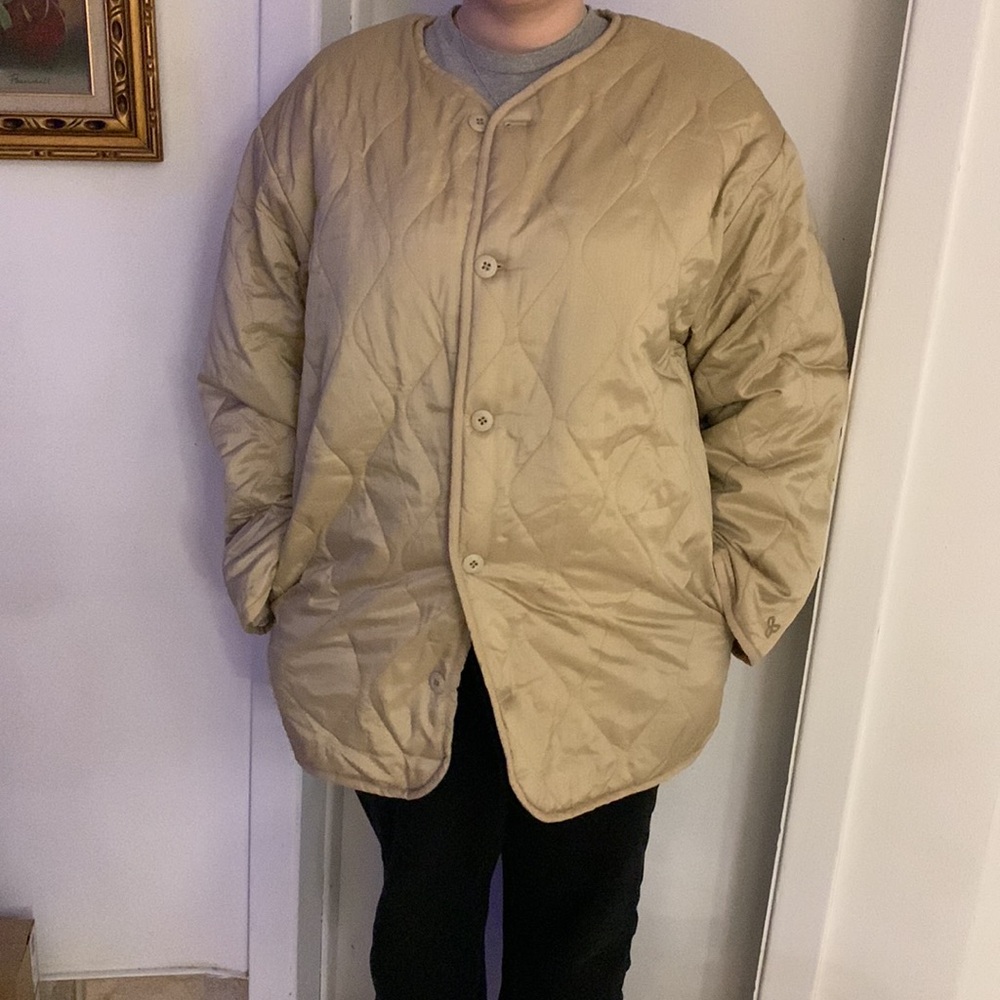 Aritzia TNA women’s Quilted Tan Jacket size Medium with Sherpa liner
